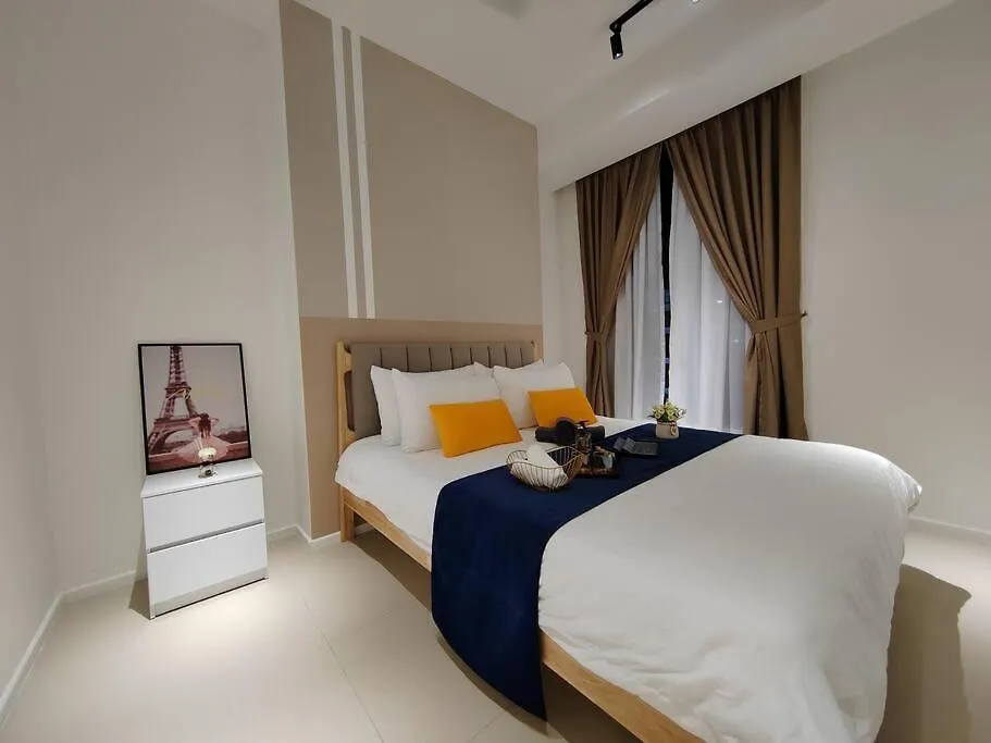 Mont Kiara Hyatt Arcoris Sunway 163 2-Bedroom With Balcony 2-4Pax Апартаменты Куала-Лумпур