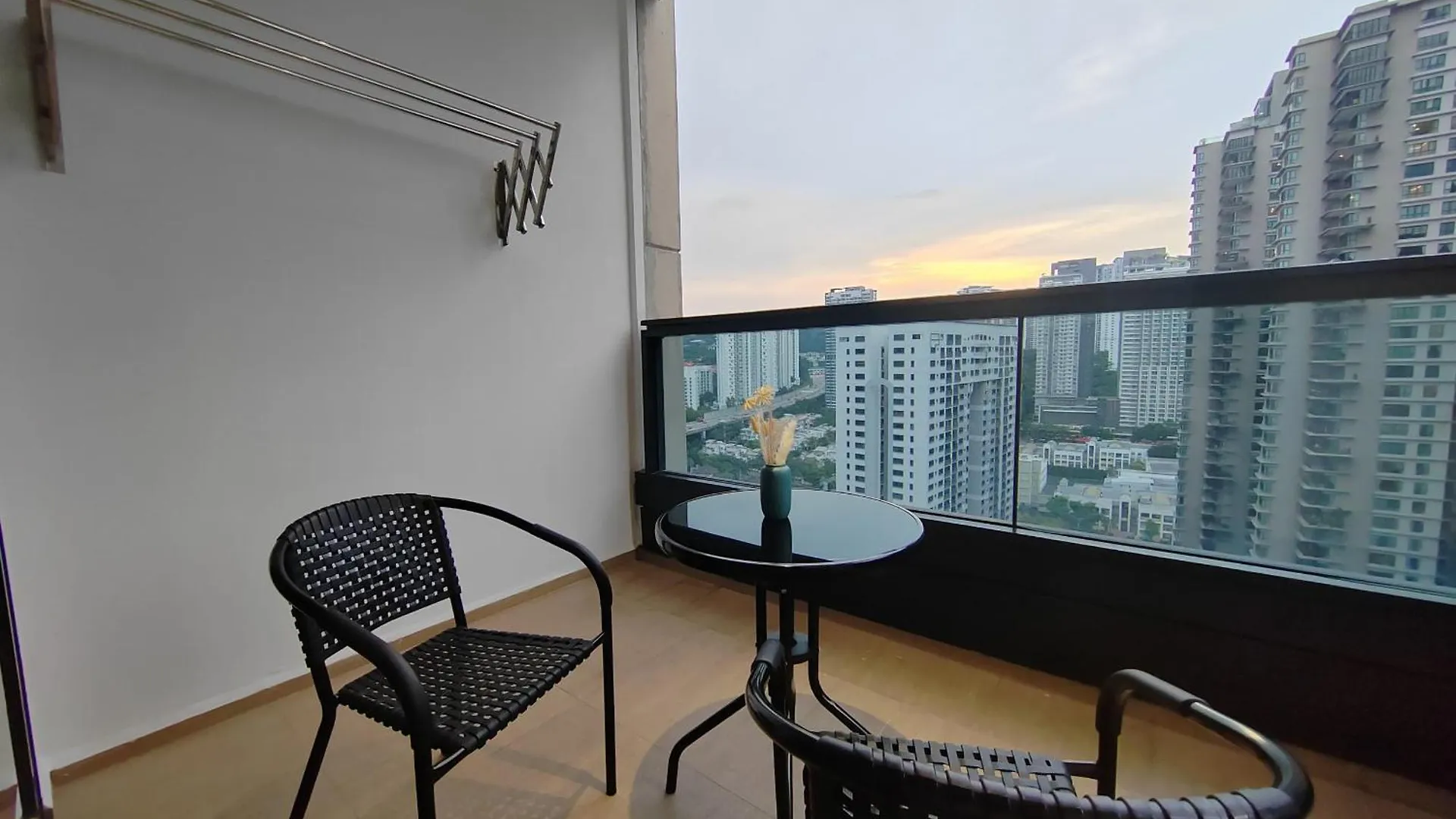 Апартаменты Mont Kiara Hyatt Arcoris Sunway 163 2-Bedroom With Balcony 2-4Pax